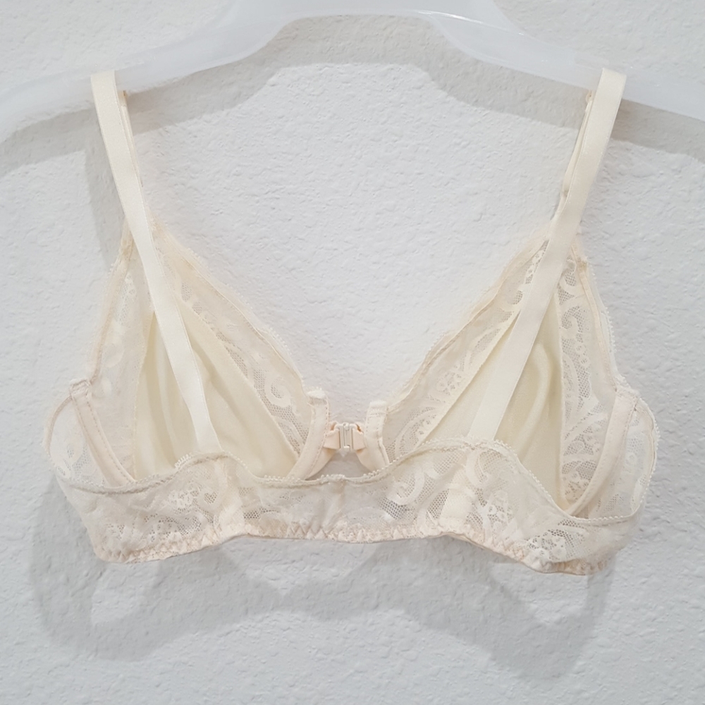 Victoria's Secret and Olga Bra Assortment - Picture 5 of 14